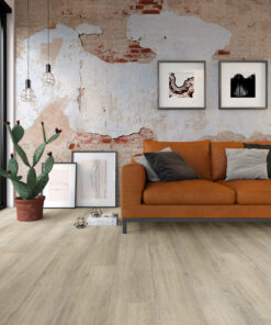 Alternative view of Eiken 8140